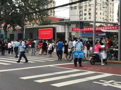 科技賦能城市管理 1100余個路側車位助力中考停車，智慧軟件精準服務